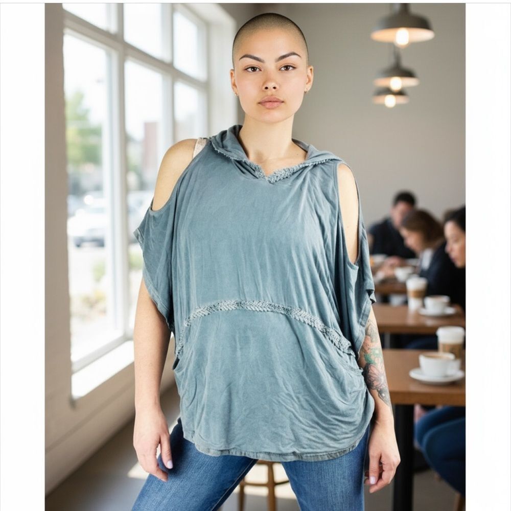 POL Hooded cold shoulder boho top‎